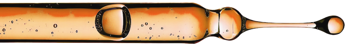 Ampoule en verre ambré remplie